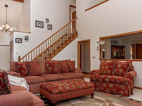 5th image of 33 Oakleaf Ln