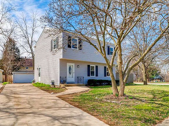 2nd image of 545 W Woodland Ave
