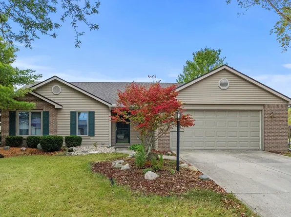 215 Peggy Ln, Avilla, IN 46710