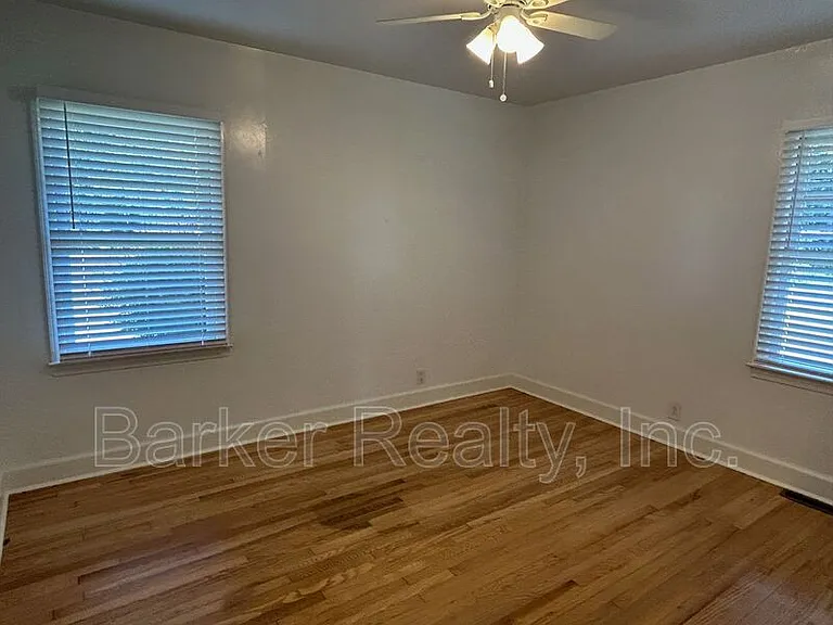 5726 Fayetteville Rd — Photo 13