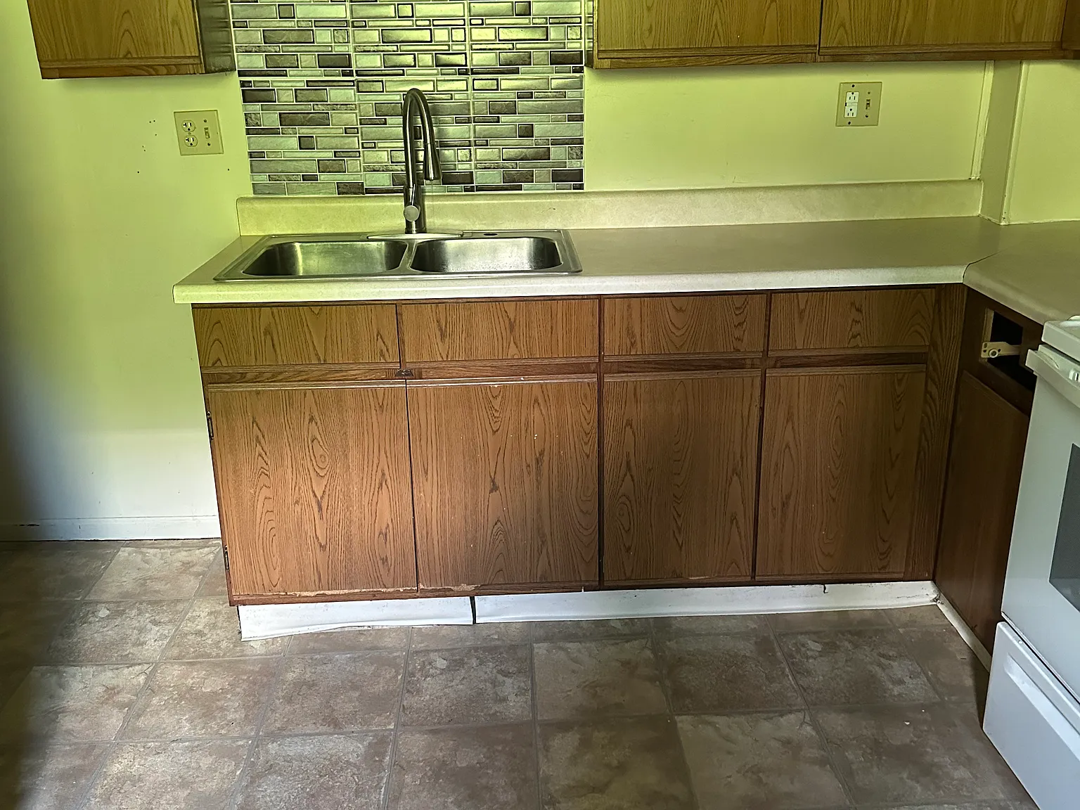 3 bed, 1200 sqft, $1,100 — Photo 4