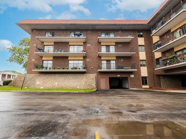 9540 Mayfield Ave #312S, Oak Lawn, IL 60453