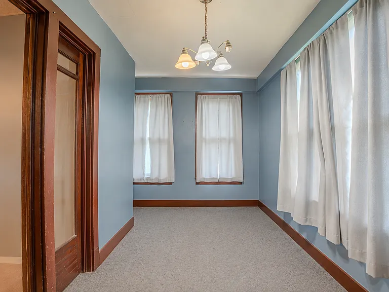 728 N Territorial Rd — Photo 4