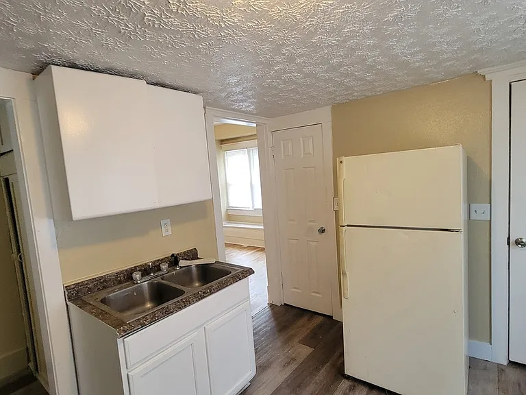 534 N Alton Ave — Photo 6