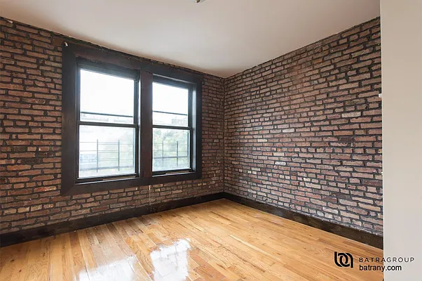 Rented by Batra Group Inc | media 15