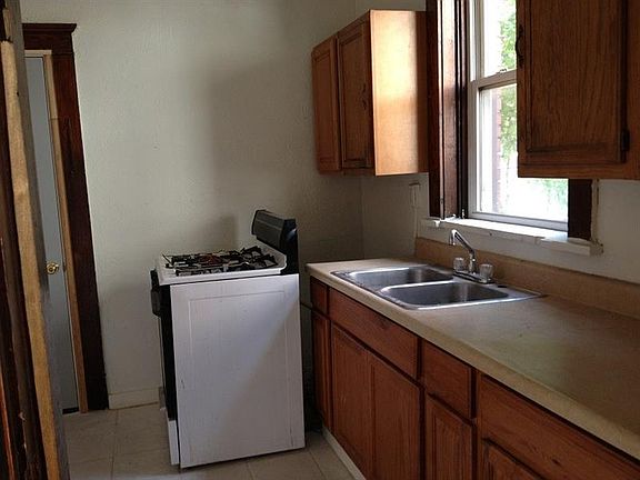 4th image of 126 S Spring Ave #132