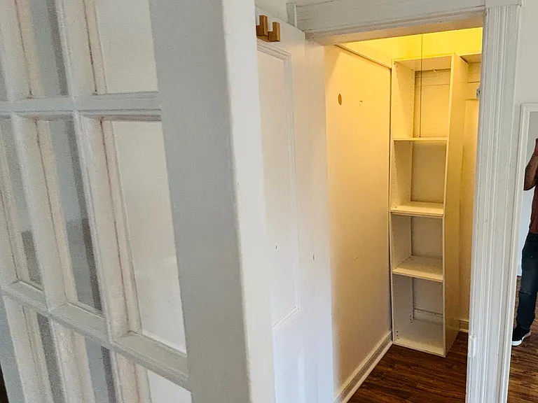 145 Carpenter Ave #4 — Photo 6