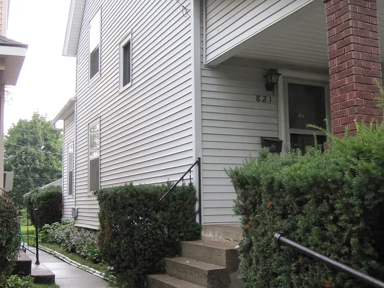 821 Hovey St SW — Photo 2