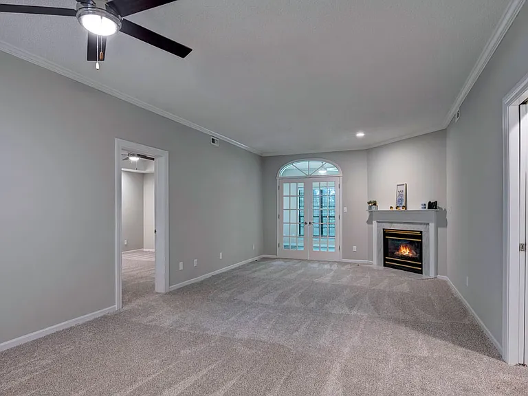 Parkhill Luxury Apartments — Photo 13