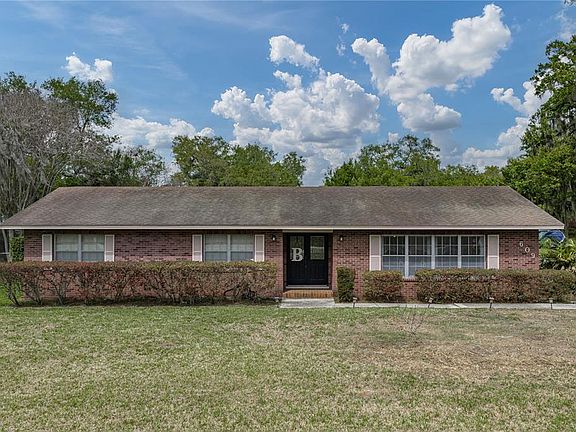 2nd image of 609 W Pipkin Rd