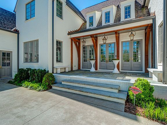 5th image of 119 W Tyne Dr