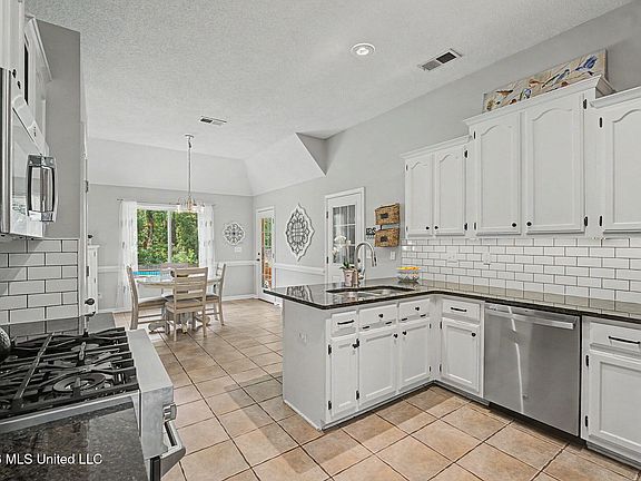 3rd image of 5729 Marlin Pl