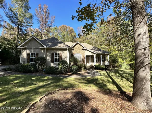 145 Cross Creek Cir, Macon, GA 31210