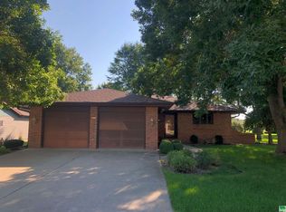 801 23rd Ave, Sheldon, IA 51201