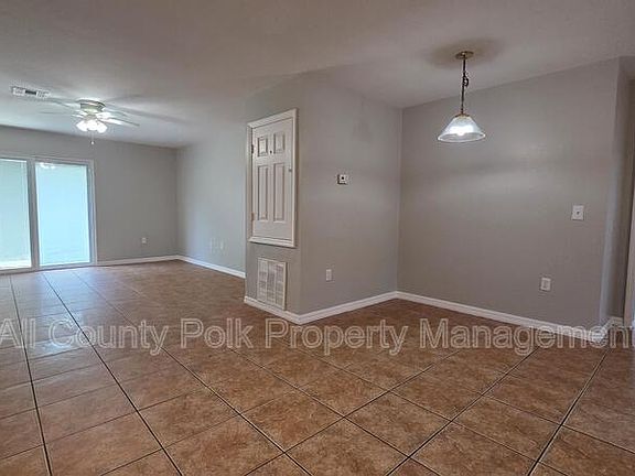 5th image of 1210 Fairway Dr