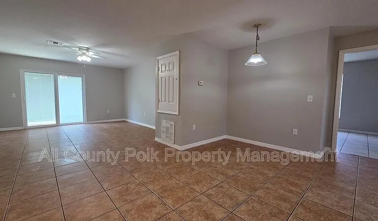 1210 Fairway Dr — Photo 5