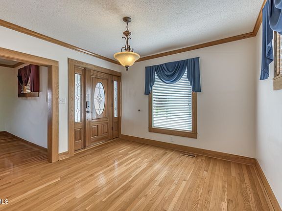 5th image of 345 S Elm Ave