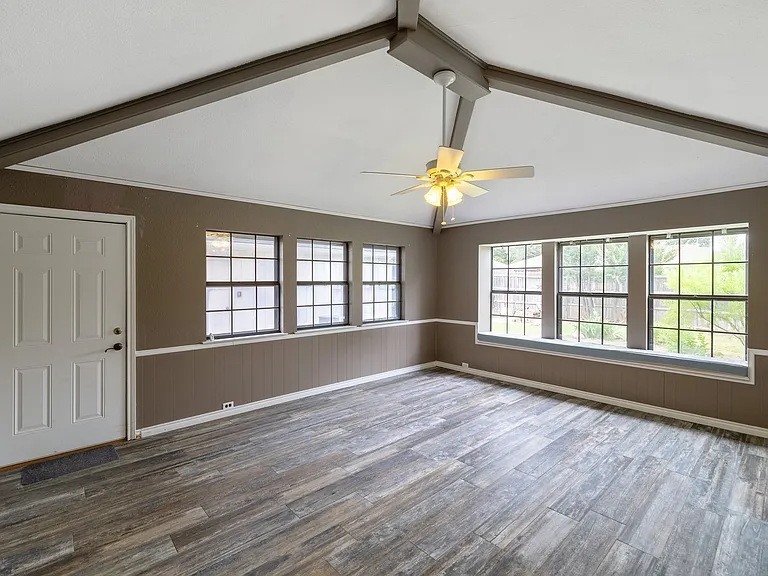 1527 Estates Way — Photo 18