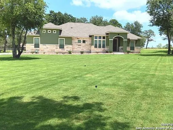 281 COUNTY ROAD 6872, Natalia, TX 78059