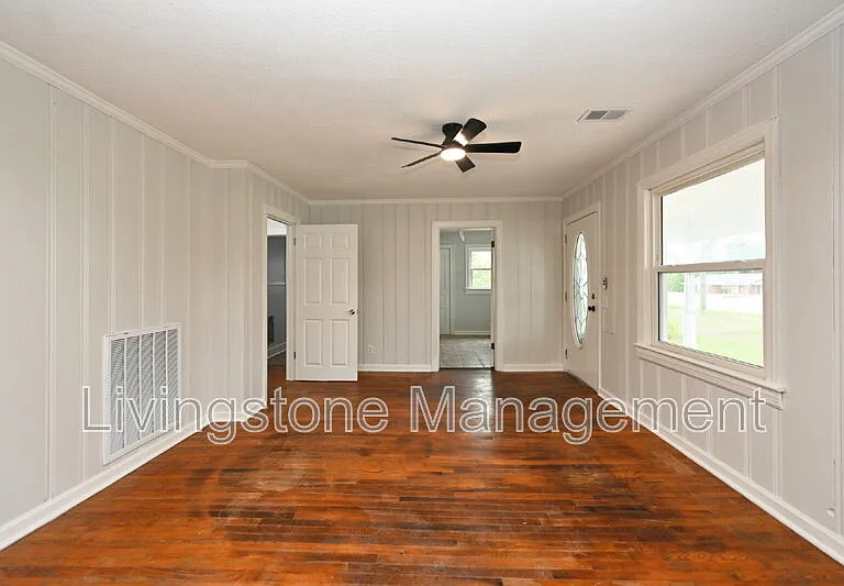 872 W Albert Gallatin Ave — Photo 4