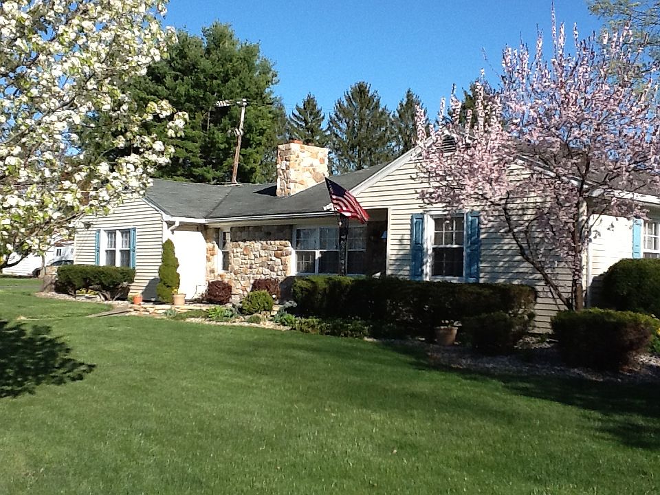 1st image of 17 Old Orchard Dr
