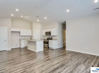 520 Martens Ct, Goddard, KS 67052