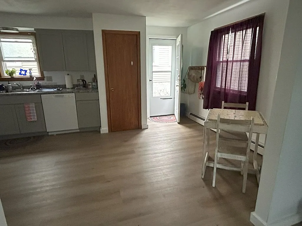 2 bed, $2,000 — Photo 3