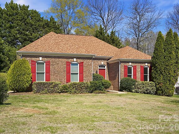 2nd image of 9332 Broken Pine Ln