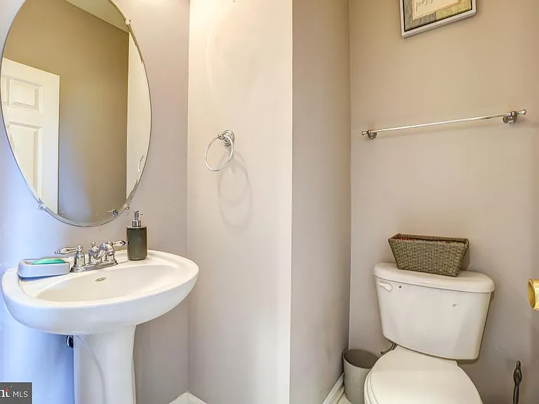 4281 S Capitol St SW — Photo 46
