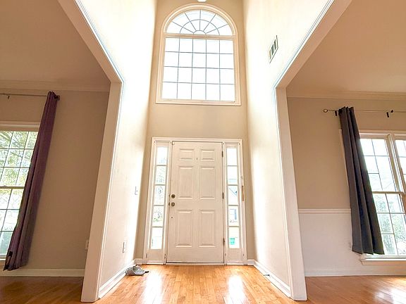 2nd image of 9775 Knollcrest Blvd