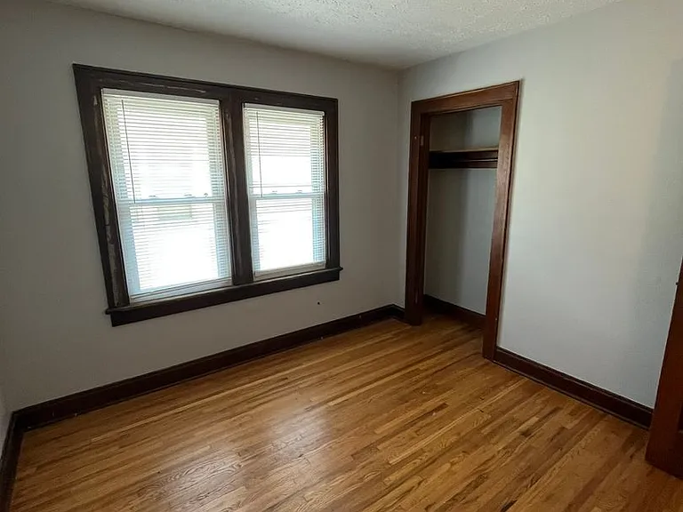 452-454 S Huron Ave — Photo 13