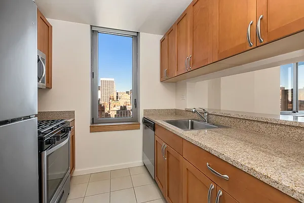 Rented by Compass | media 54