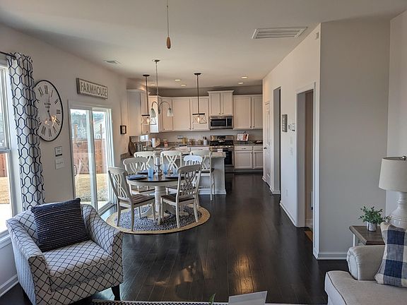 3rd image of 507 Burnaby Ct