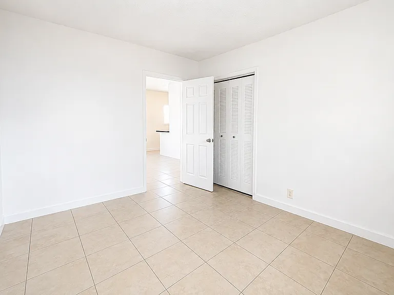701 SW 14th Ave — Photo 7