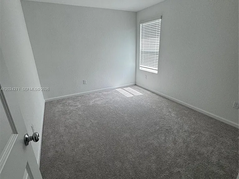 693 Carlyle Way — Photo 8
