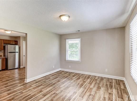 3rd image of 6 Kingston Mill Ct