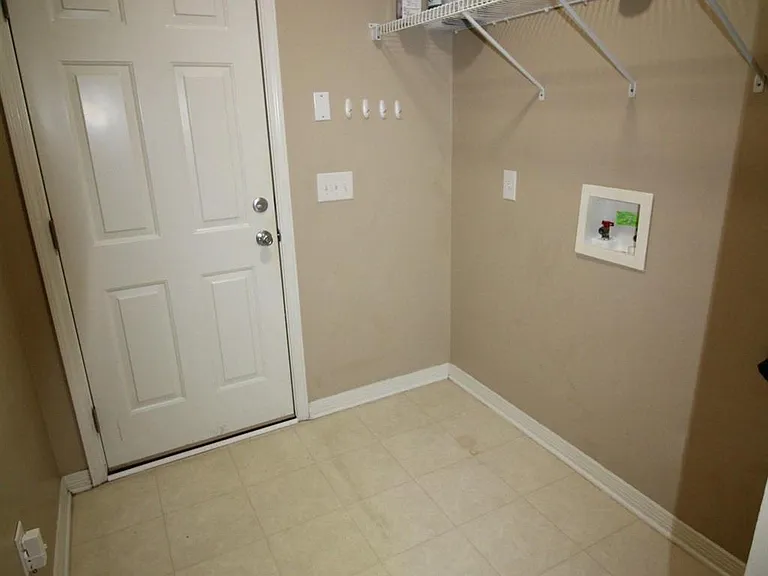 1100 Freeboard Blvd — Photo 18