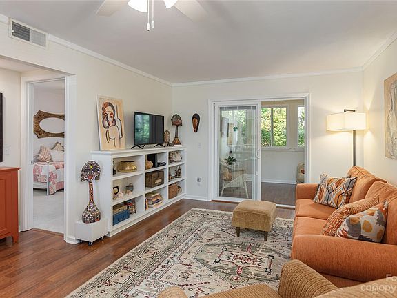 4th image of 49 Lake Dr APT M-1
