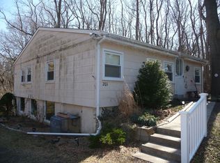 201 Colts Neck Rd, Farmingdale, NJ 07727