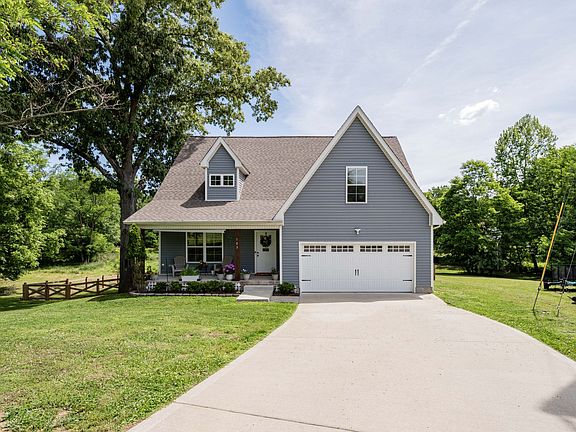 2nd image of 103 Canyon Dr