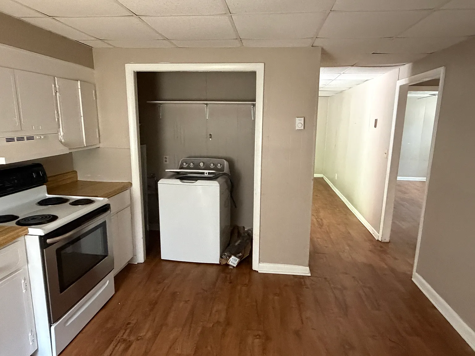 2 bed, 700 sqft, $900 — Photo 2