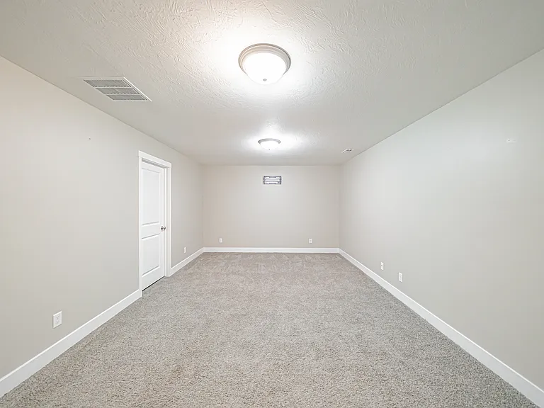 2896 Blackwood — Photo 30