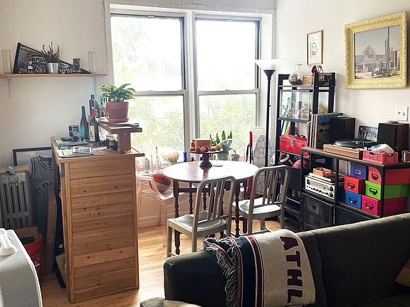 2nd image of 358 Sackett St Floor 3