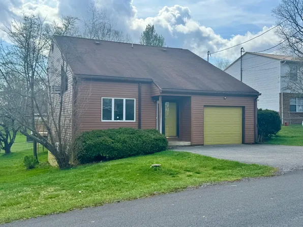 126 1st St, Beckley, WV 25801