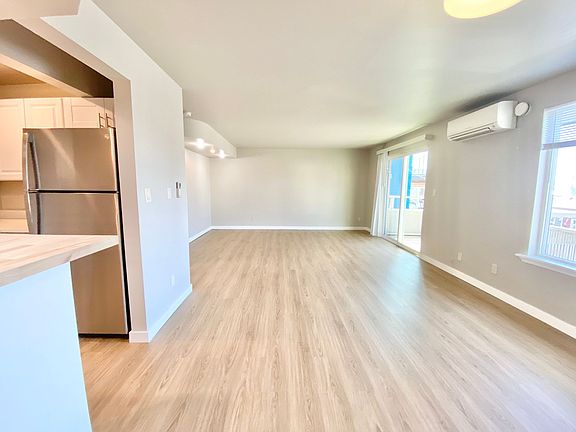 5th image of 119 19th Ave #304