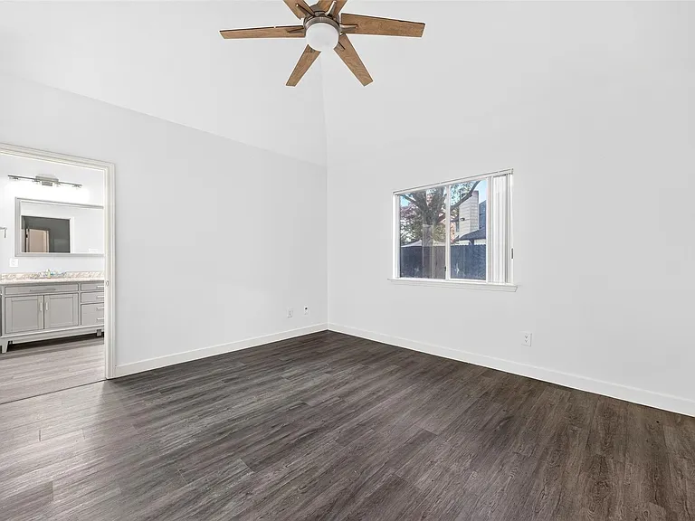 18610 Autumn Hills Dr — Photo 28