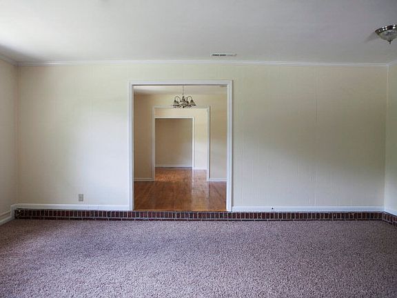 5th image of 16 Nandina Dr