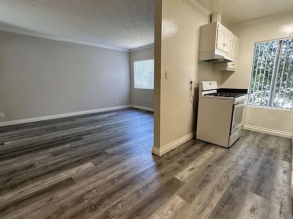 4th image of 8525 De Soto Ave #12A