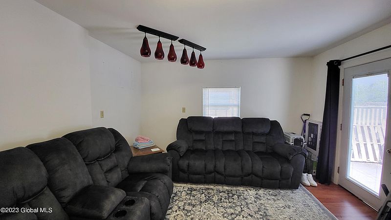 5th image of 50 Stewart Avenue