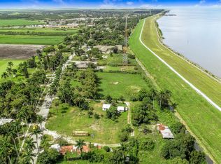 2015 E Main St, Pahokee, FL 33476